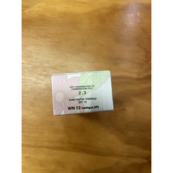 Clinique Even Better Makeup Broad Spectrum SPF 15 Discontinued Formula -WN12 - Picture 4 of 8